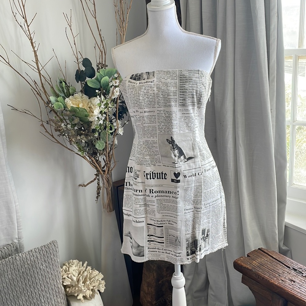Moschino woman’s mini dress news print strapless size 10